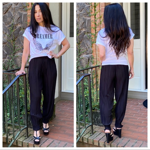 Chic Dreamer Graphic Tee - Picture 3 of 6